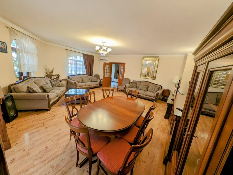 Parc Bazilescu, S+P+1, metrou-5 min, 5 camere+ subsol+ mansarda, 2012,
