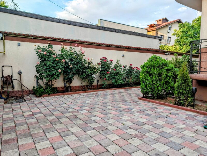 Parc Bazilescu, S+P+1, metrou-5 min, 5 camere+ subsol+ mansarda, 2012,