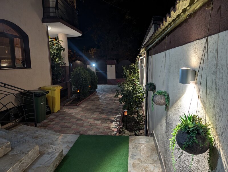 Parc Bazilescu, S+P+1, metrou-5 min, 5 camere+ subsol+ mansarda, 2012,